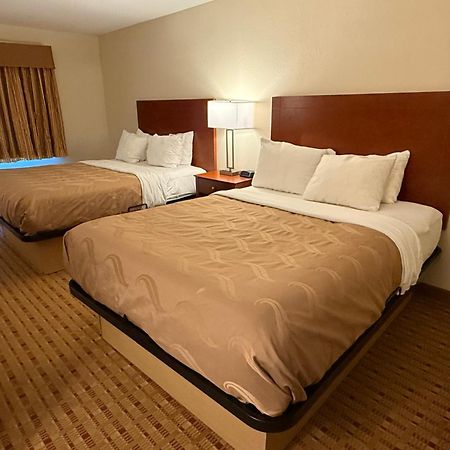 Quality Inn & Suites Eau Claire Εξωτερικό φωτογραφία