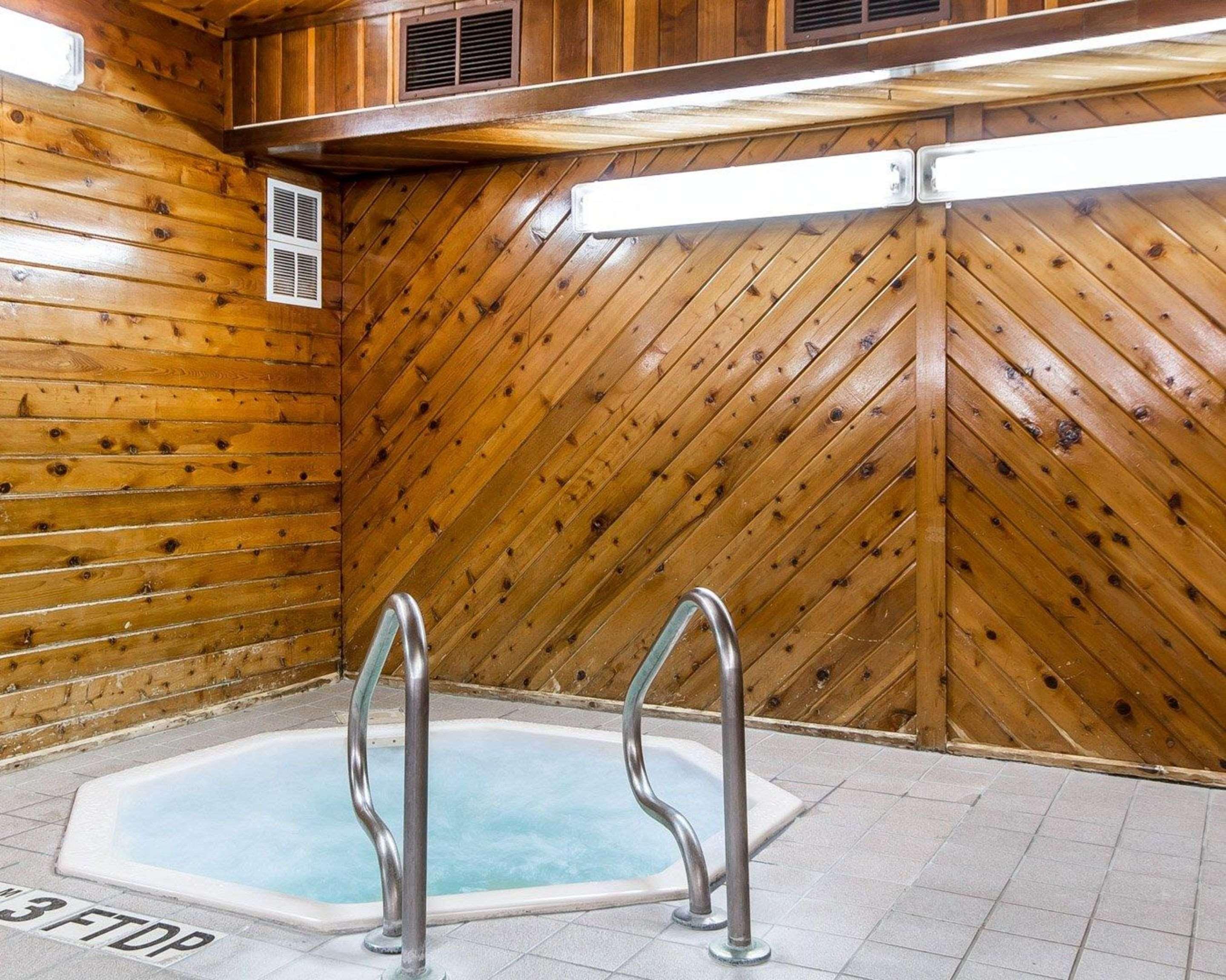 Quality Inn & Suites Eau Claire Εξωτερικό φωτογραφία