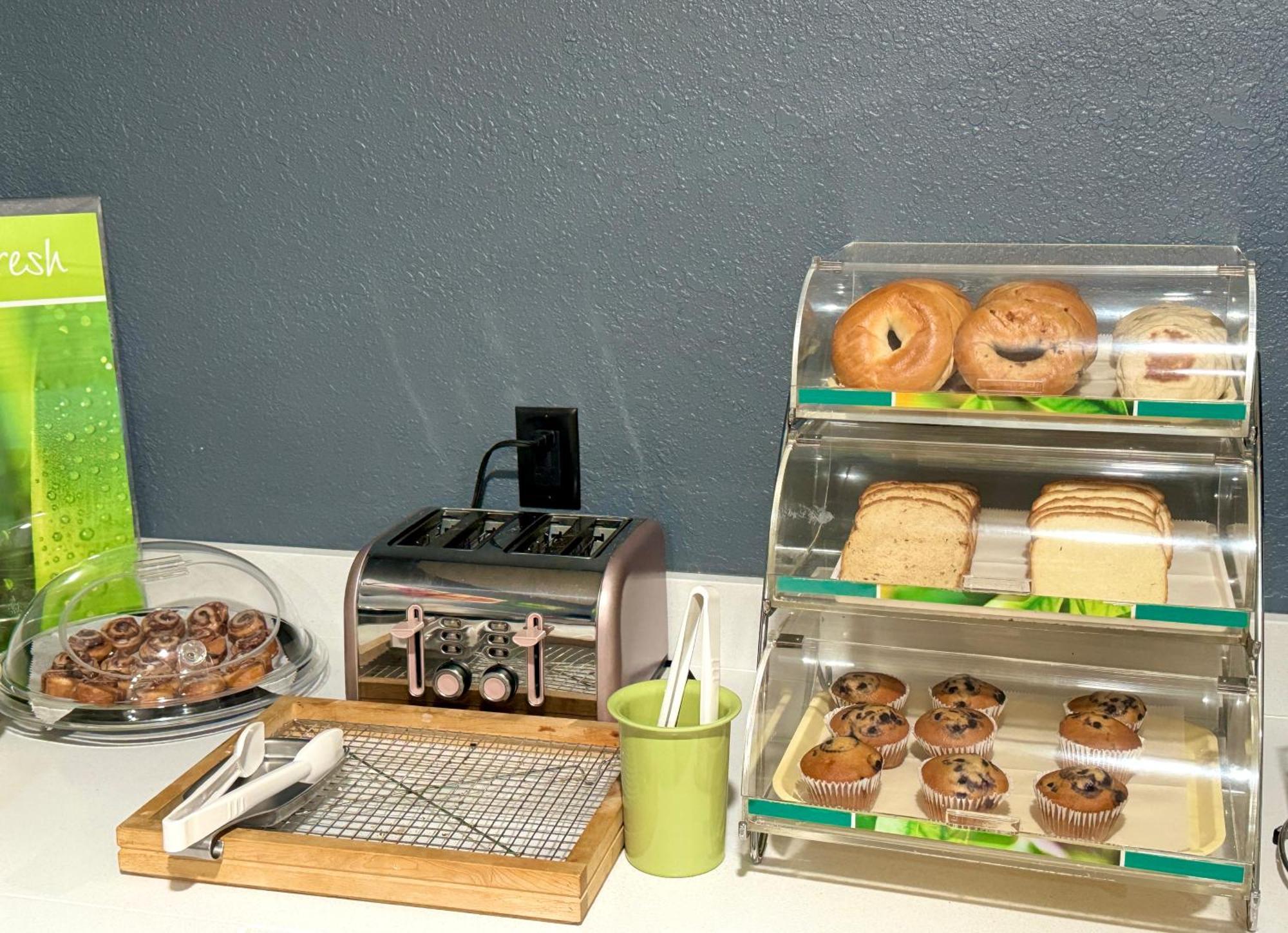Quality Inn & Suites Eau Claire Εξωτερικό φωτογραφία