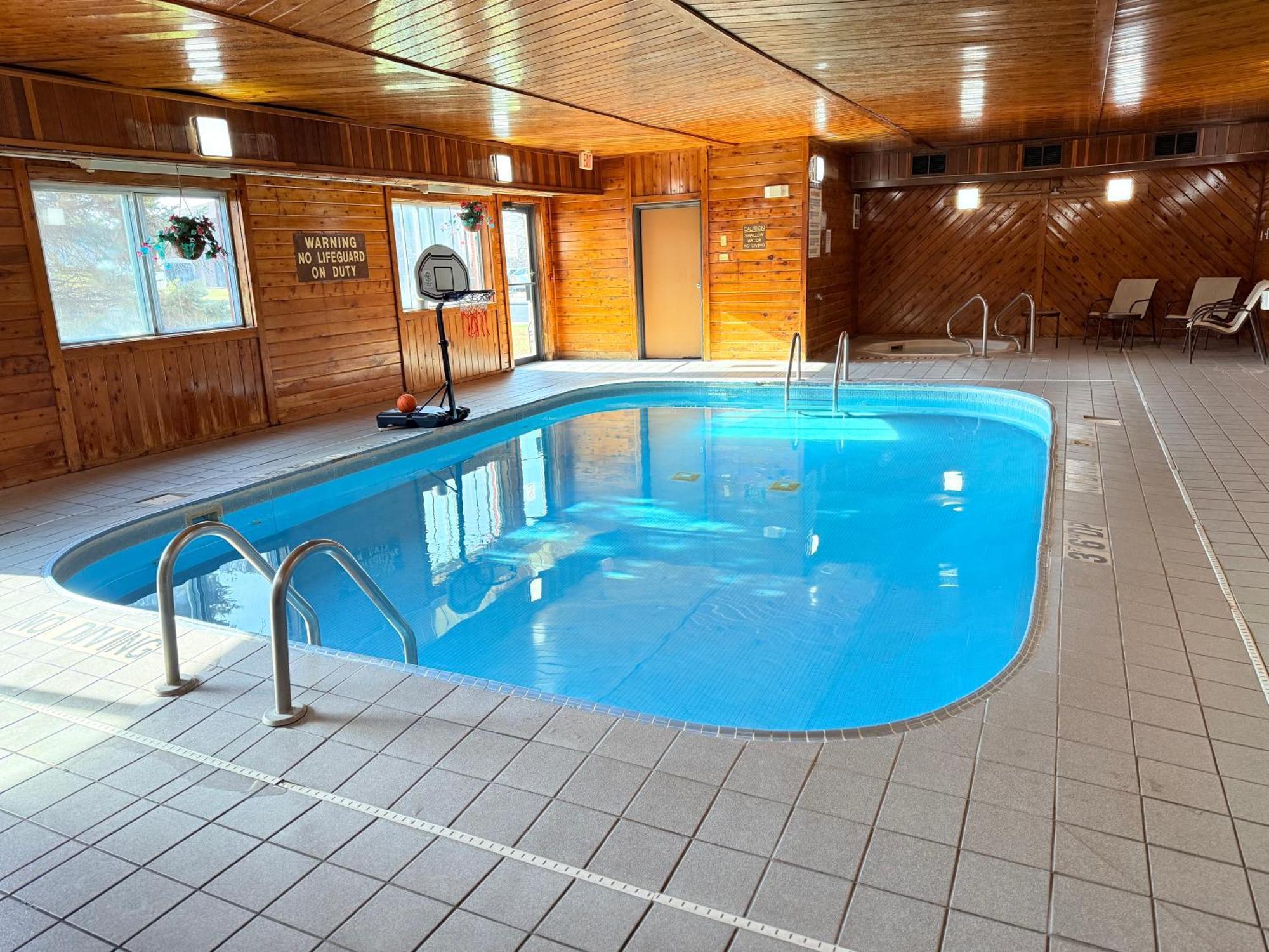 Quality Inn & Suites Eau Claire Εξωτερικό φωτογραφία